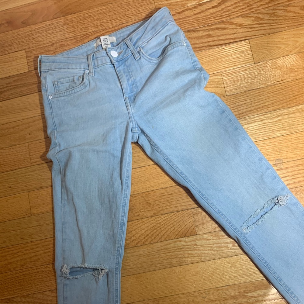Forever21 Slit Knee ankle jeans